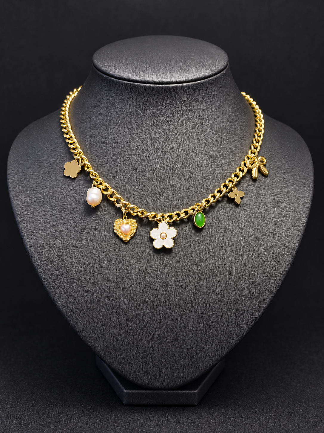 Collier chaîne dorée à charms fantaisie