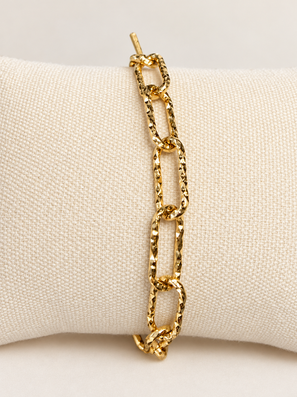 Bracelet chaîne doré à gros maillons martelés